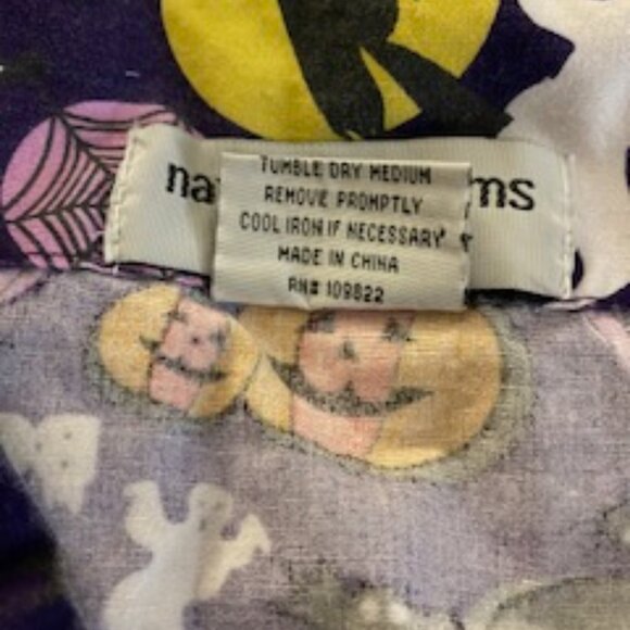 Scrub top, plus size Halloween themed short sleeve - Picture 3 of 3